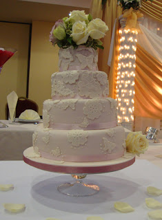 Vintage Lace Wedding Cake