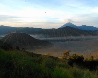 bukit cinta Tempat Alternatif Melihat Sunrise di Bromo