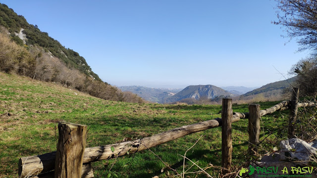 Vista hacia Oviedo desde la Ruta de la Salamandra