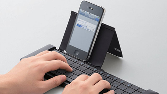 Keren Nih! Keyboard Saku Sliding, Konektor Bluetooth Universal [ www.BlogApaAja.com ]