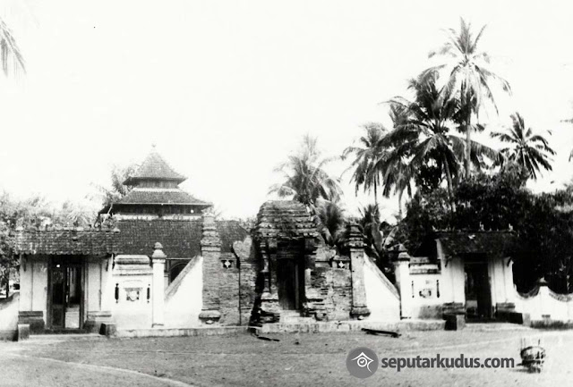 Komplek Masjid Wali Mejobo Kudus tahun 1941