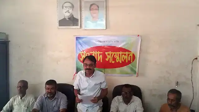 মহাসড়কে চাঁদাবাজী বন্ধের দাবীতে পলাশবাড়ীতে সংবাদ সম্মেলন