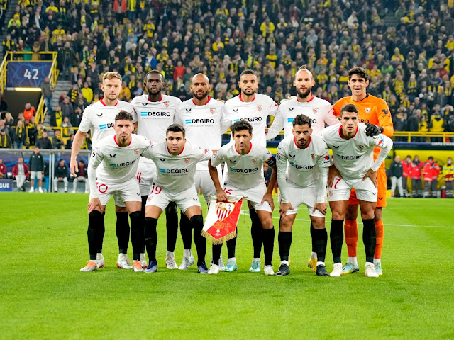 SEVILLA F. C. Temporada 2022-23. Ivan Rakitić, Tanguy Nianzou, Marcão, En-Nesyri, Nemanja Gudelj, Bono. José Ángel Carmona, Marcos Acuña, Jesús Navas, Suso y Eric Lamela. BV BORUSSIA 09 DORTMUND 1 SEVILLA F. C. 1 Martes 11/10/2022, 21:00 horas. Liga de Campeones de la UEFA, fase de grupos, Grupo G, jornada 4. Dortmund, Alemania, BVB Stadion: 81.000 espectadores. GOLES: 0-1: 18’, Tanguy Nianzou. 1-1: 35’, Jude Bellingham.