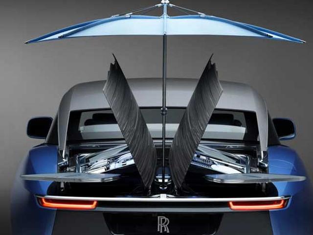 Inovatif, Pemuda Ini Buat Tiruan Rolls-Royce Boat Tail Berbodi Karton
