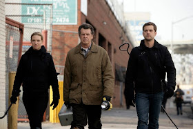 FRINGE: Olivia (Anna Torv, L), Walter (John Noble, C) and Peter (Joshua Jackson, R) track a deadly creature in the FRINGE episode 'Unleashed' airing Tuesday, April 14 (9:01-10:00 PM ET/PT) on FOX. ©2009 Fox Broadcasting Co. Cr: Craig Blankenhorn/FOX