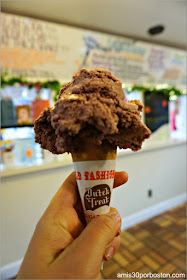 Helado en Peaceful Meadows Farm, Plymouth