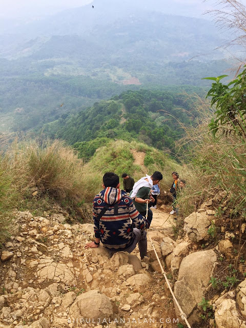 Trek Gunung Batu Jonggol