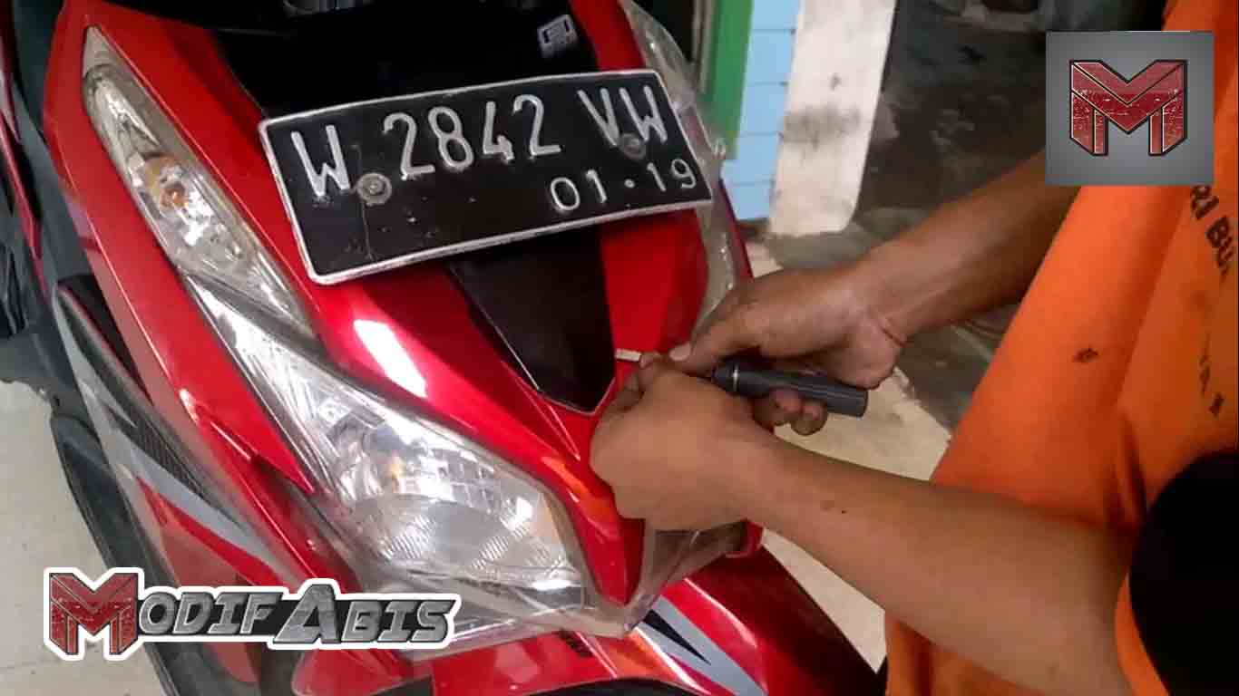 Cara Membongkar Totok Depan Dan Mengganti Aki Honda Vario 125 Cc