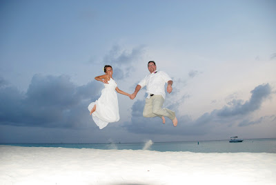 Sand Wedding Ceremony Vows on Sand Ceremony  Wedding Vow Renewal  Grand Cayman     Simply Weddings