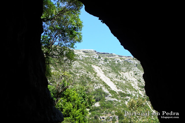 Gruta da Cova da Velha