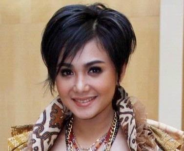 Kumpulan Foto Model  Rambut  Yuni  Shara  Foto Gaya  Rambut  