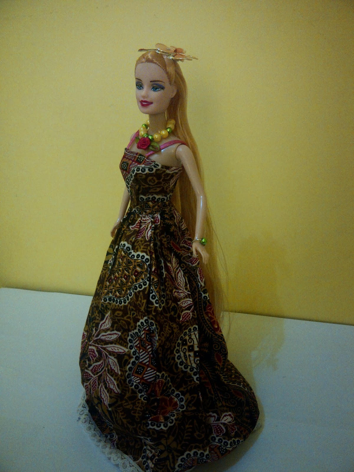 Bisnis JIWA MUDA PAPUA  Barbie Baju Batik 