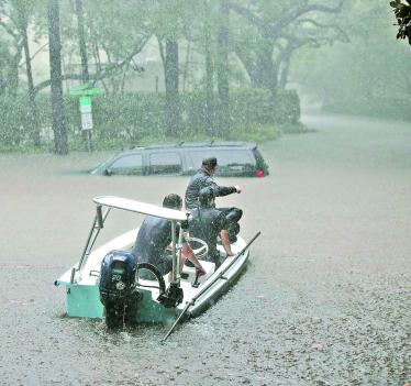 Furacão Harvey atinge Texas e mata ao menos 5