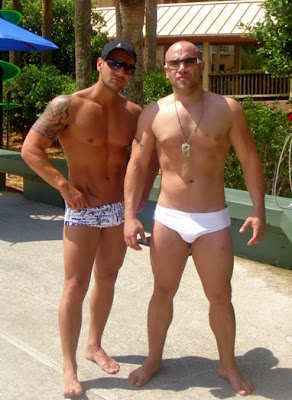 swimpixx blog for sexy speedos, free pics of speedo men, hot men in speedos and swimwear. Brazilian homens nos sungas abraco sunga