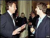 Tony Blair con Noel Gallagher en Downing Street