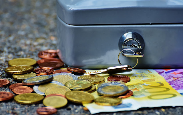 20 tips for saving money that will help you stretch your budget