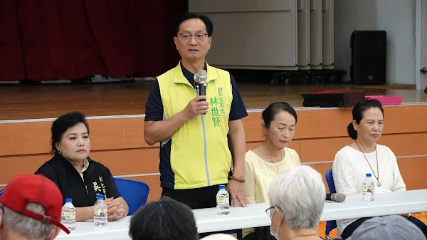 ▲林世賢市長主持大通電子公司發放慰問金儀式。（記者林明佑翻攝）