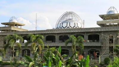 Kubah Masjid Agung Al-Muawwanah Sanggau