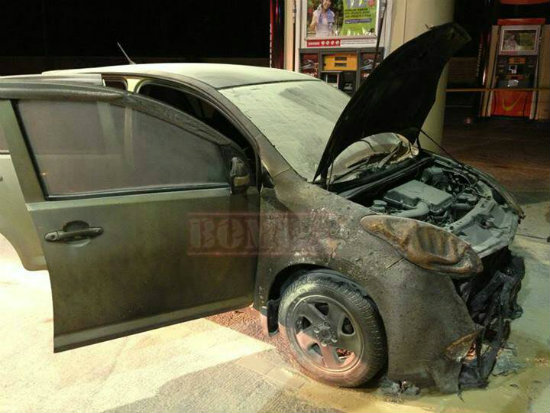 5 Gambar Myvi Terbakar Di Stesen Minyak