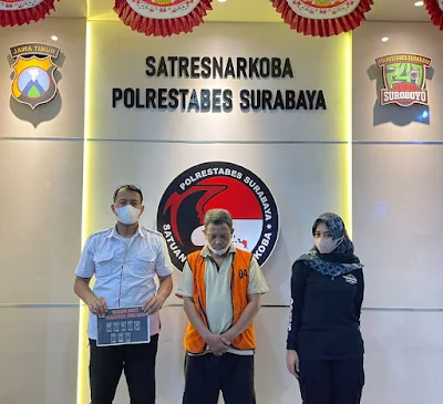 Kakek 50 Tahun Ditangkap Satresnarkoba Polrestabes Surabaya