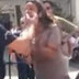 AΦOY ΔEN TON MAZEΨANE NΑ TON ΠANE MEΣA! Βίντεο: Αγριος καβγάς μουσικού του δρόμου στη Θεσσαλονίκη με αστυνομικούς