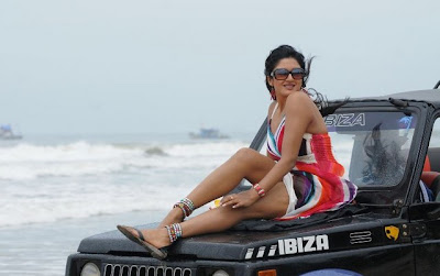 Vimala Raman Hot Leg Show Latest Photos