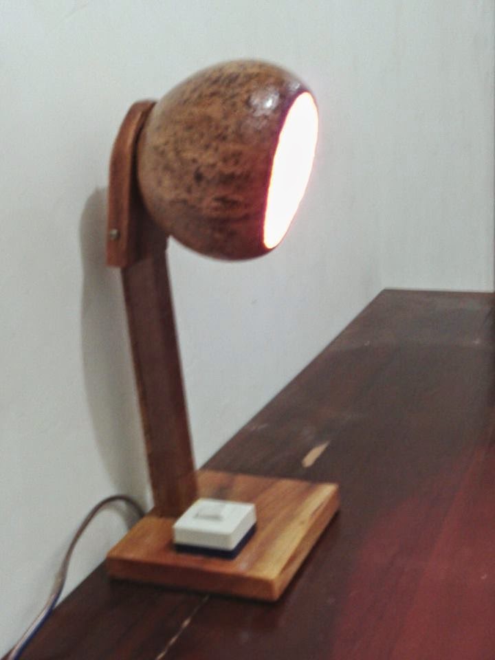 Sang Maestro Lampu  Belajar  Batok Kelapa