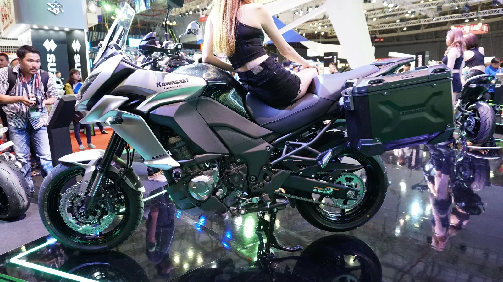 Cận cảnh siêu xe Kawasaki Versys 1000 tại VMS 2016