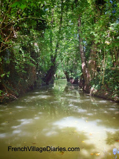 french village diaries marais poitevin deux sevres france barque Arcais picnic