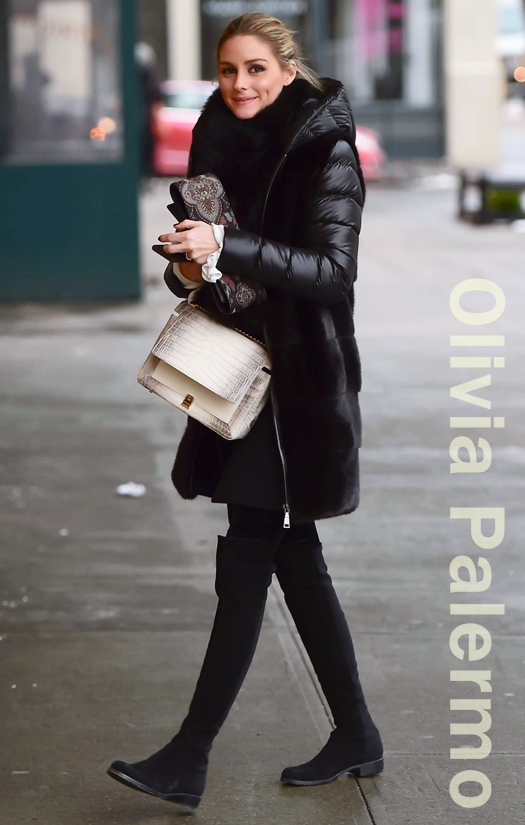 オリヴィア パレルモに学ぼう コーデにメリハリをつける差し色バッグ Celeb Fashion Style