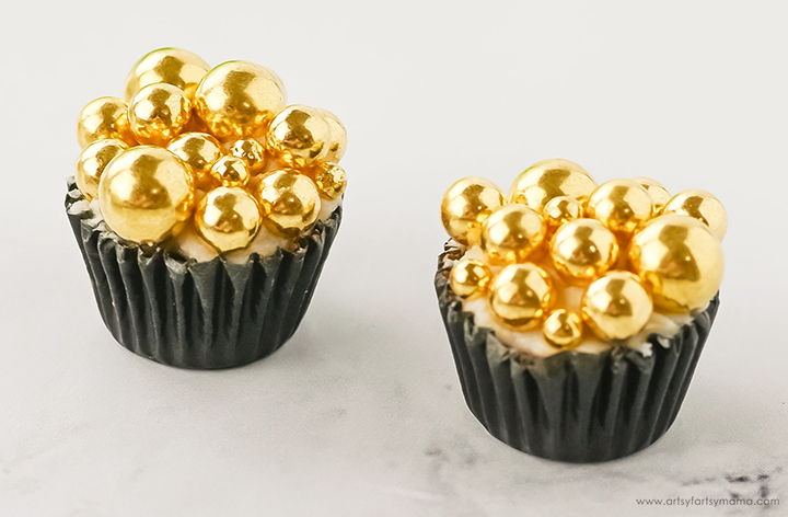 St. Patrick's Day Pot of Gold Cupcakes