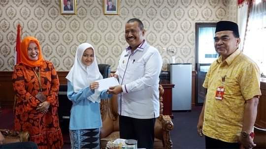 Wakil Walikota Mardison Mahyuddin Resmi Melepas Indah Pelajar SMPN 2 Pariaman, Ikuti Liga Dangdut Indosiar