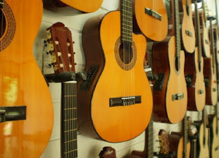 Tips Membeli Gitar Akustik