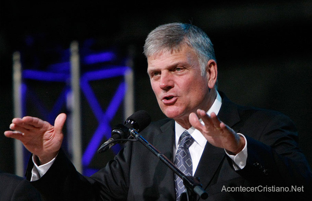 Evangelista Franklin Graham predicando