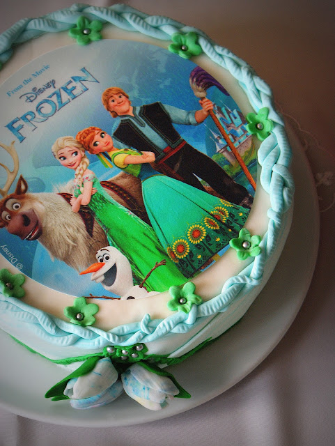 Frozen,kraina lodu,tort frozen,tort bez pieczenia,sklep internetowy frisco.pl,zakupy spożywcze przez internet,szybkie zakupy internetowe,zakupy on line,tort,galaretkowiec,