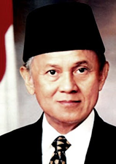 Biografi B.J Habibie