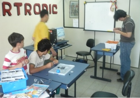 Preparativos para la competencia de Sumo de Robots