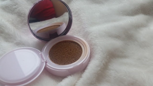 LOreal Paris Nude Magique Cushion Foundation Review Acne