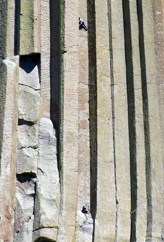 Pictures of the Gigantic Devils Tower Mountain