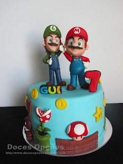 Bolo aniversário com o Mário e o Luigi