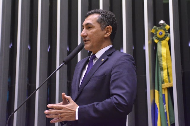 Deputado Federal Jesus Sérgio propõe que os responsáveis pelo apagão no Amapá devolvam o dinheiro gasto pelo governo