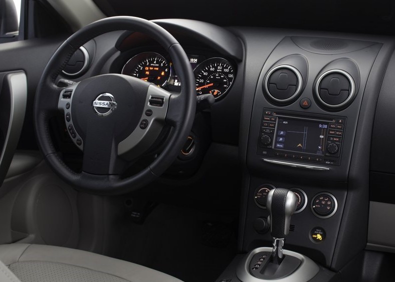 2011 New Nissan Rogue interior