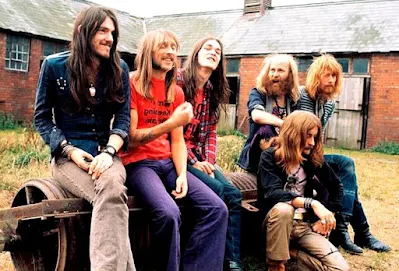 Hawkwind: Explorando o Universo Psicodélico do Rock desde 1969