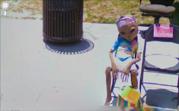 ET flagrado no google street view