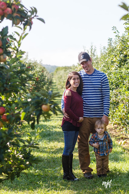 MJD Photography, Martha Duffy, Maternity Family Session, Allyson's Orchard, Walpole, NH, New Hampshire