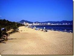350px-Acapulco_-_PlayaTamarindos2