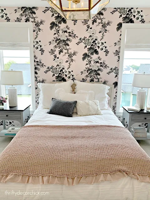 pink white black floral wall paper 