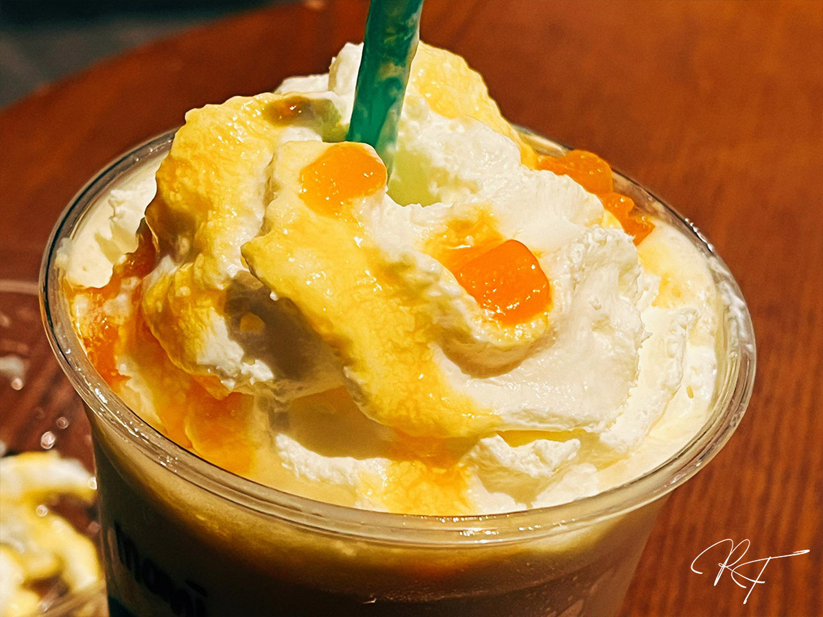 Menu Summer Out Loud Starbucks 2023 - Cantaloupe Cream Frappuccino® Blended