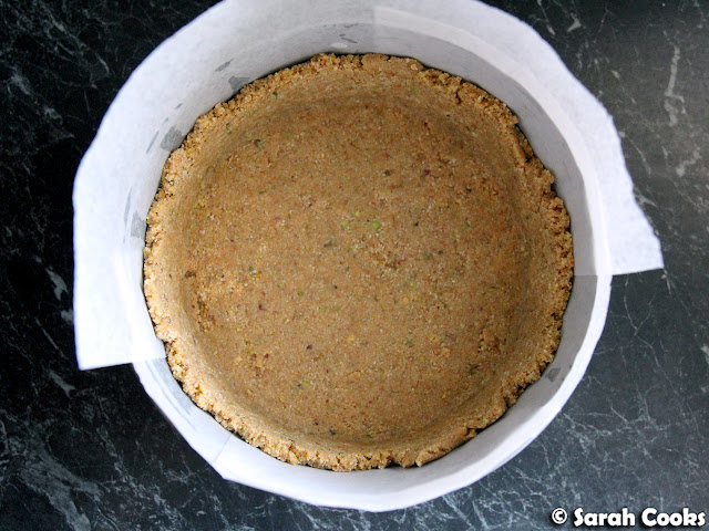 Pistachio cheesecake base