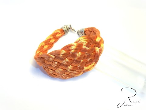 BRAZALETE CON NUDO TRENZADO NARANJA 